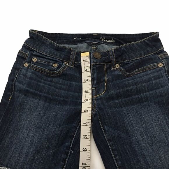 AMERICAN EAGLE Dark Wash Distress Bermuda Short 00 - Picture 4 of 8